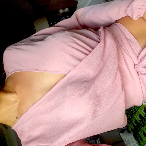 Fashion Nova long sleeved crop top - Picture 1 of 3